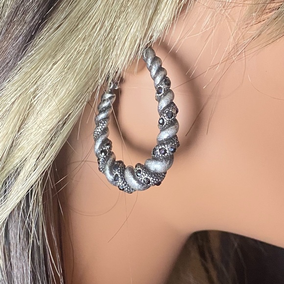 Lia Sophia Earrings - Picture 2 of 5